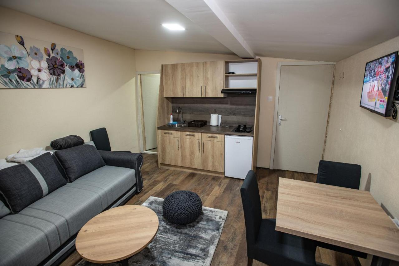 Apartmani Sp Jovanovic Crni Vrh Luaran gambar