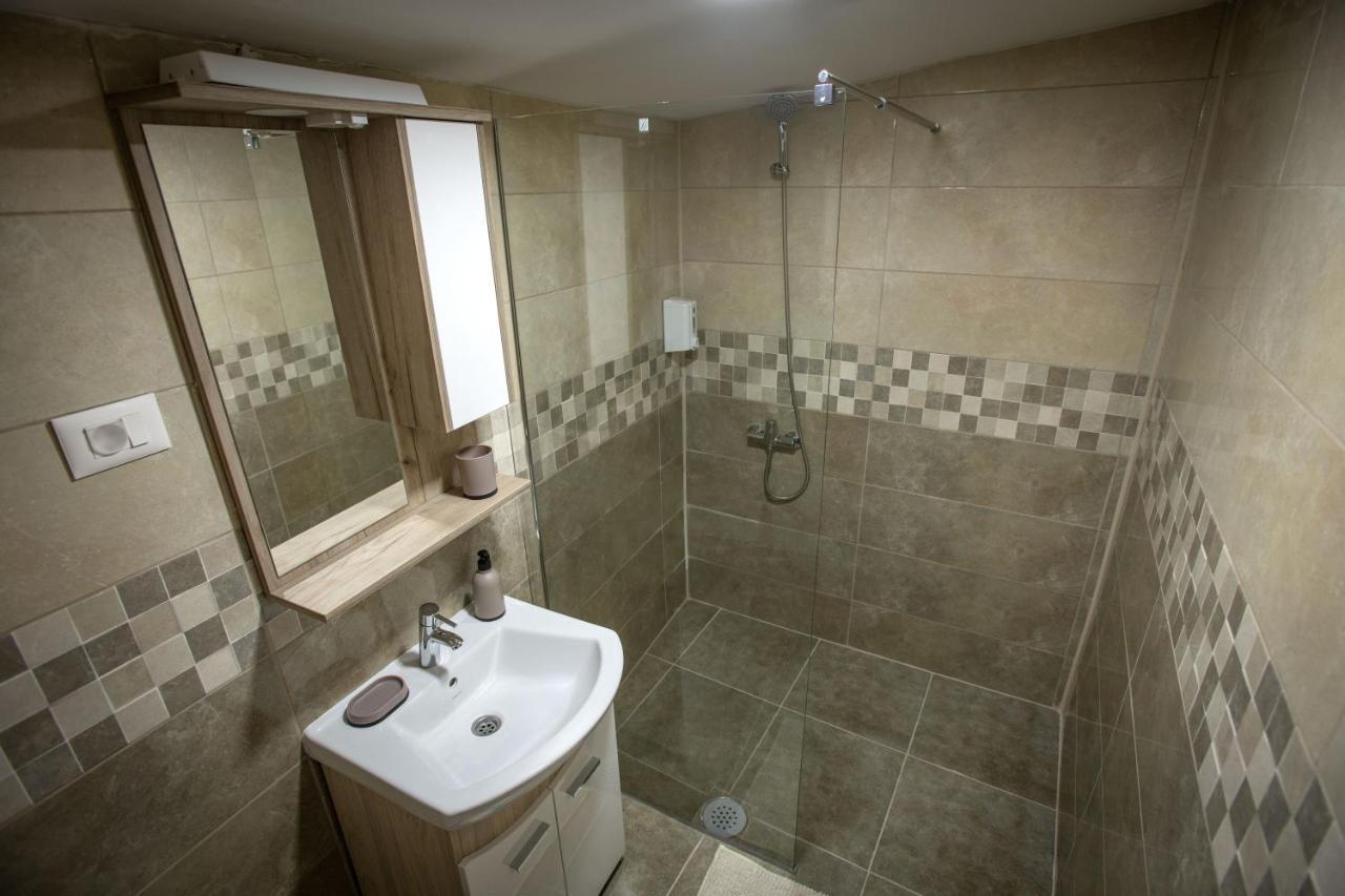 Apartmani Sp Jovanovic Crni Vrh Luaran gambar